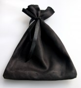 208979 Aszak Zwart suede 23x17 zwart lint 800